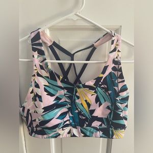 Old Navy strappy back sports bra size M